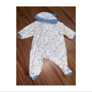 newborn blue & white (with hat) zip up onesie